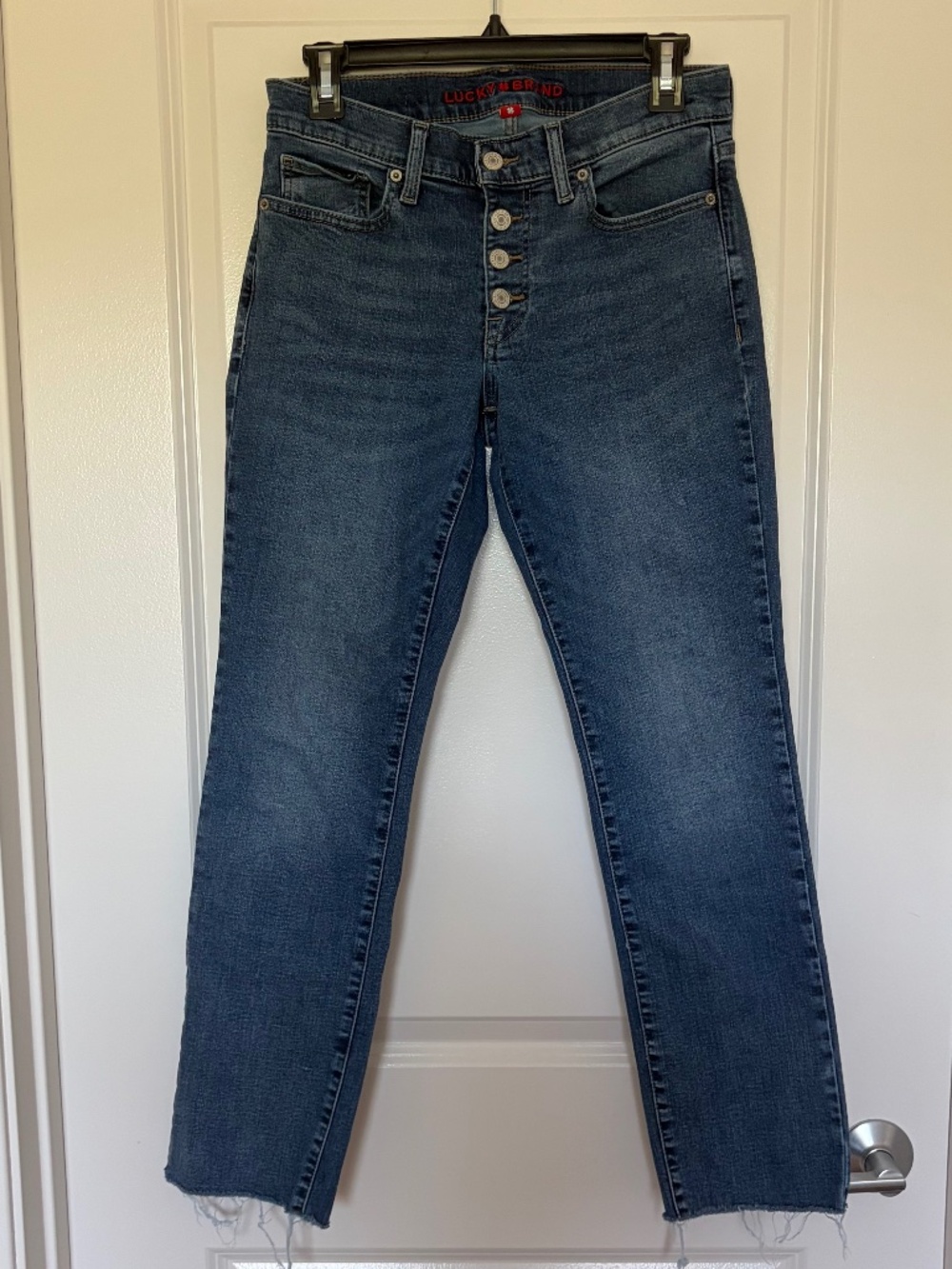 NWOT Women's 6 Lucky Brand Mid Rise Straight Button Fly Raw Hem Medium Wash
